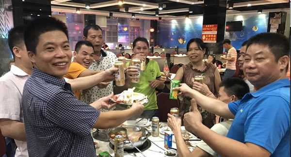 加強公司文化建設(shè),打造東莞合頁,東莞鉸鏈品牌,員工精神物質(zhì)雙豐收