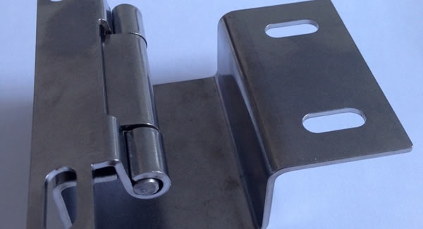 廣有五金|東莞合頁(yè)-秋季如何正確選擇及防護(hù)合頁(yè)