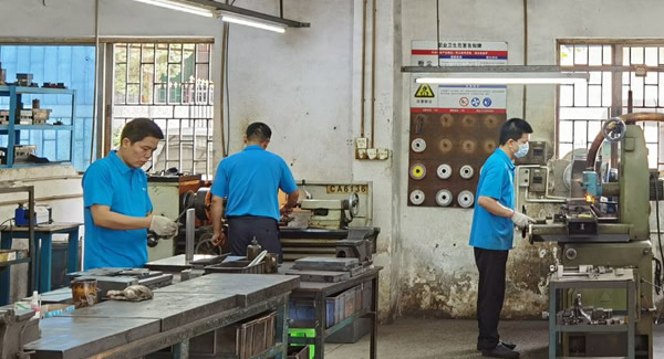 “平、直、順”重塑長合頁連接標準，賦能精密設備高效開合|廣有五金&東莞合頁?